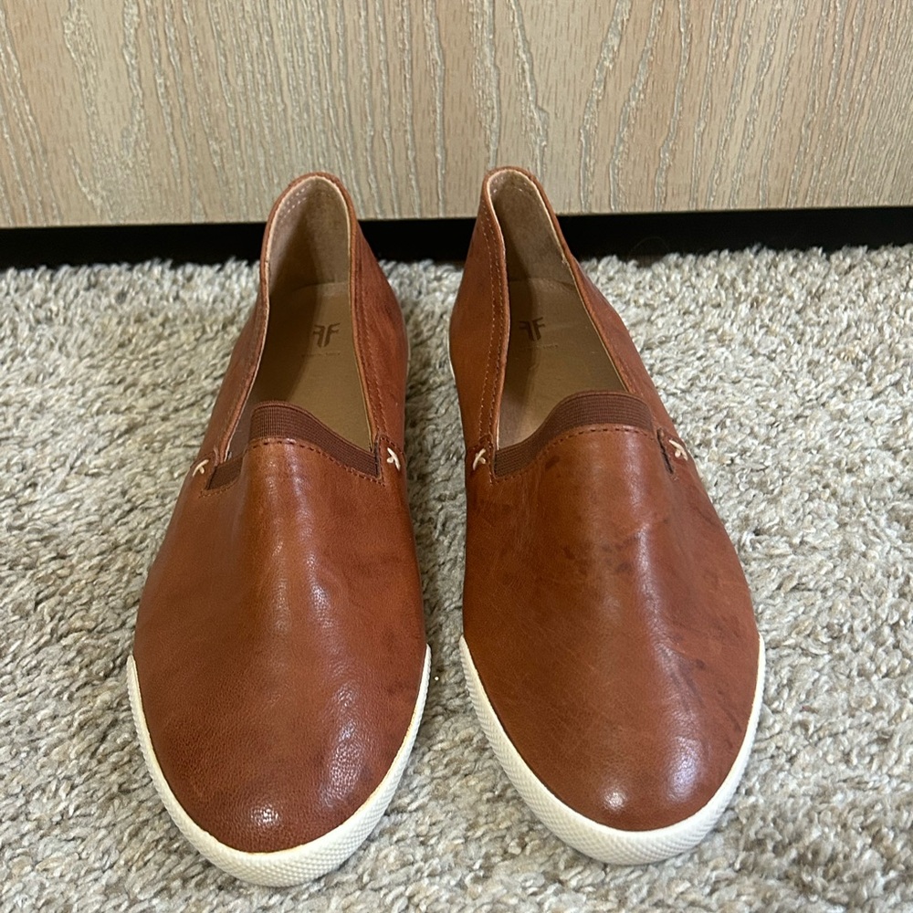Frye Melanie Women Slip-on Shoes Cognac Antique Soft Vintage Leather Loafers 8 - Picture 3 of 12